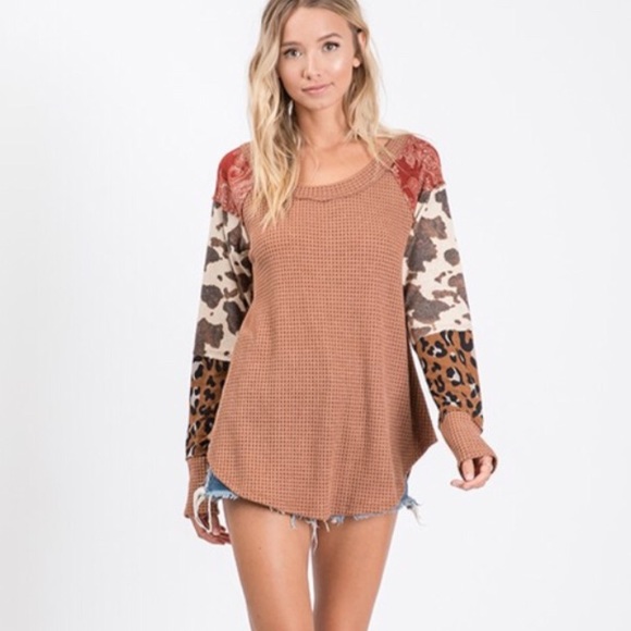 Waffle Knit Fabric Mixed Matched Top - Picture 2 of 5